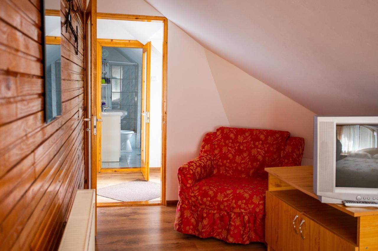 Casa Trandafirilor Hotell Cîrţişoara Exteriör bild
