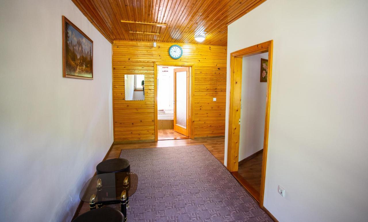 Casa Trandafirilor Hotell Cîrţişoara Exteriör bild